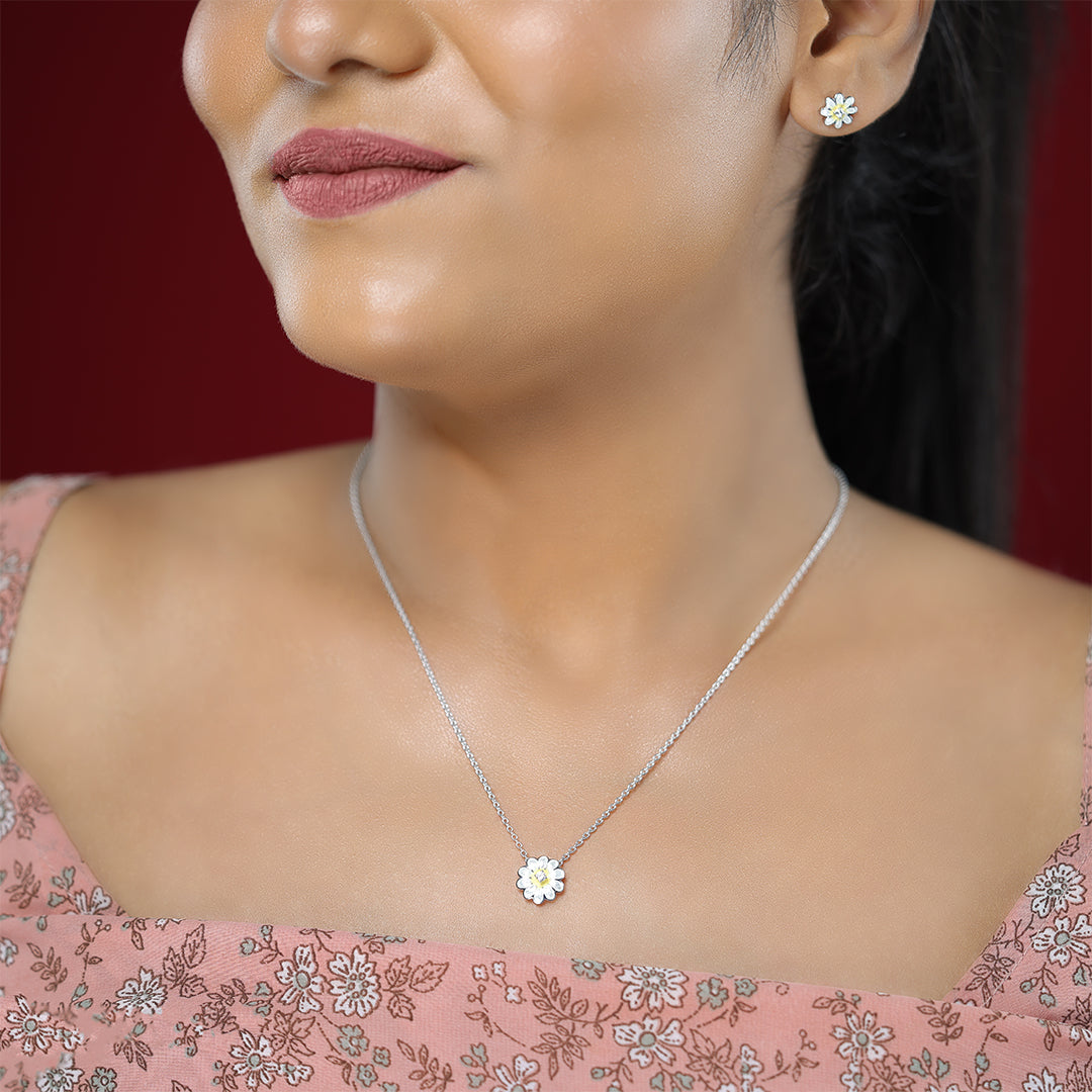 Solitary White Daisy Rhodium Plated Chain Pendants Modal