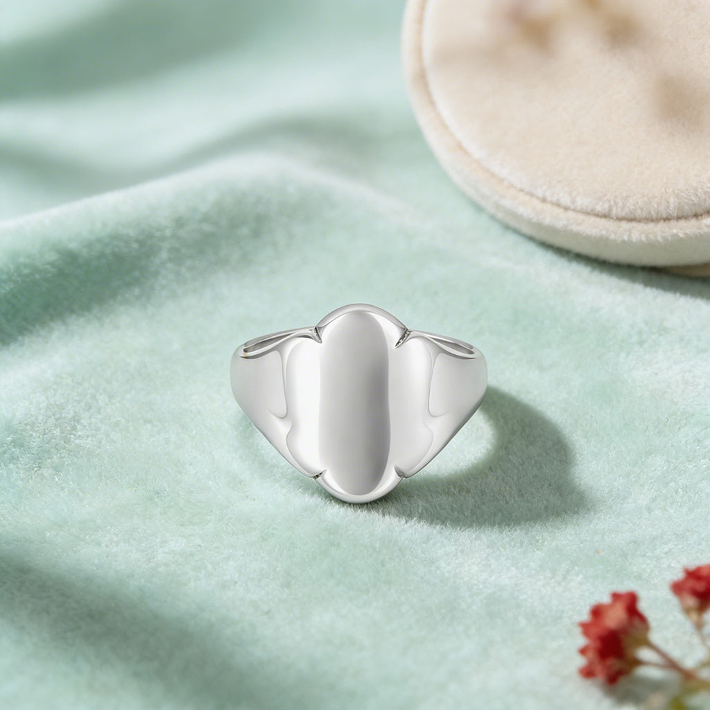 Contemporary Oval Shine Engraving 925 Sterling Silver Ring for women