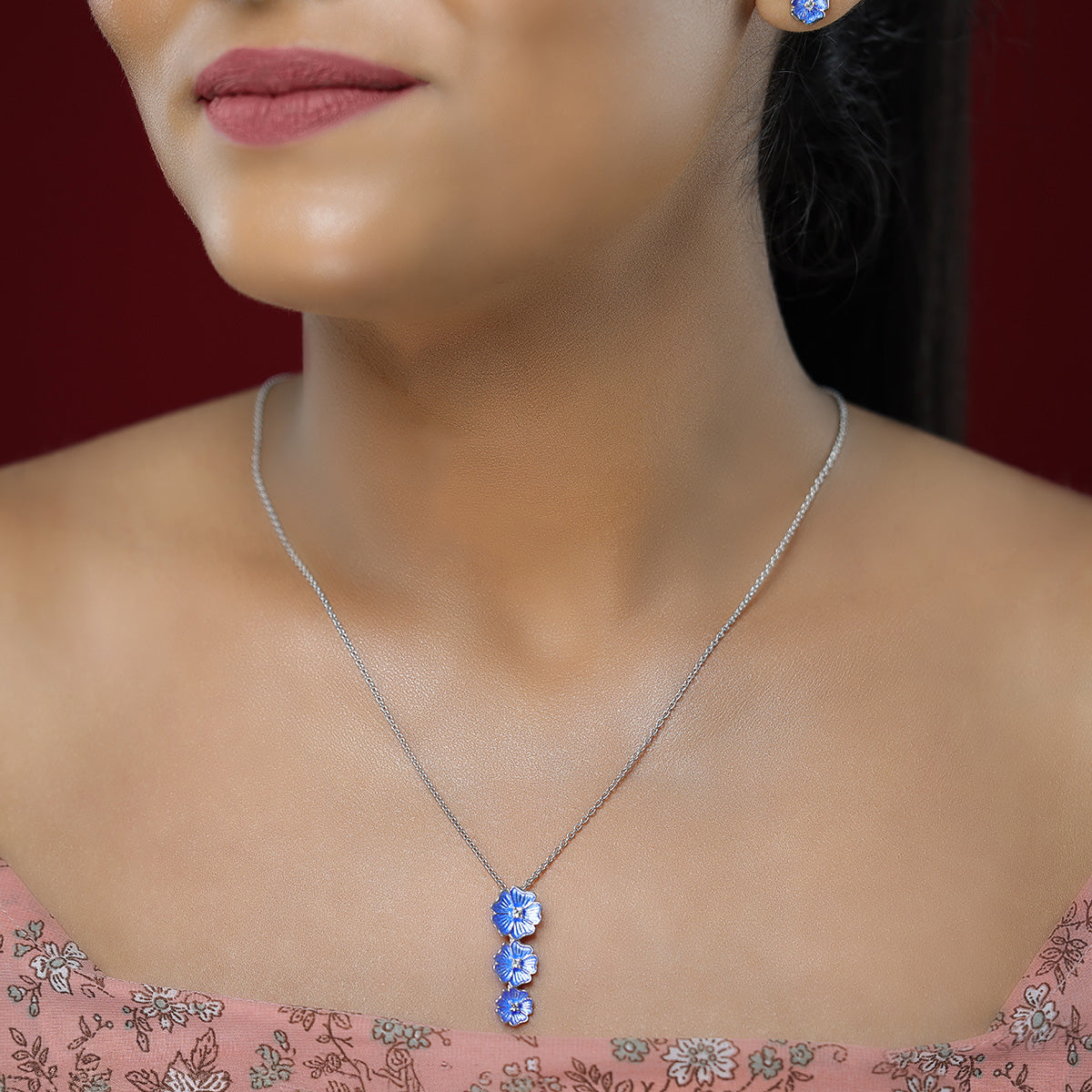 Deep Blue Petals 925 White Shine Center Cascade Chain Pendants