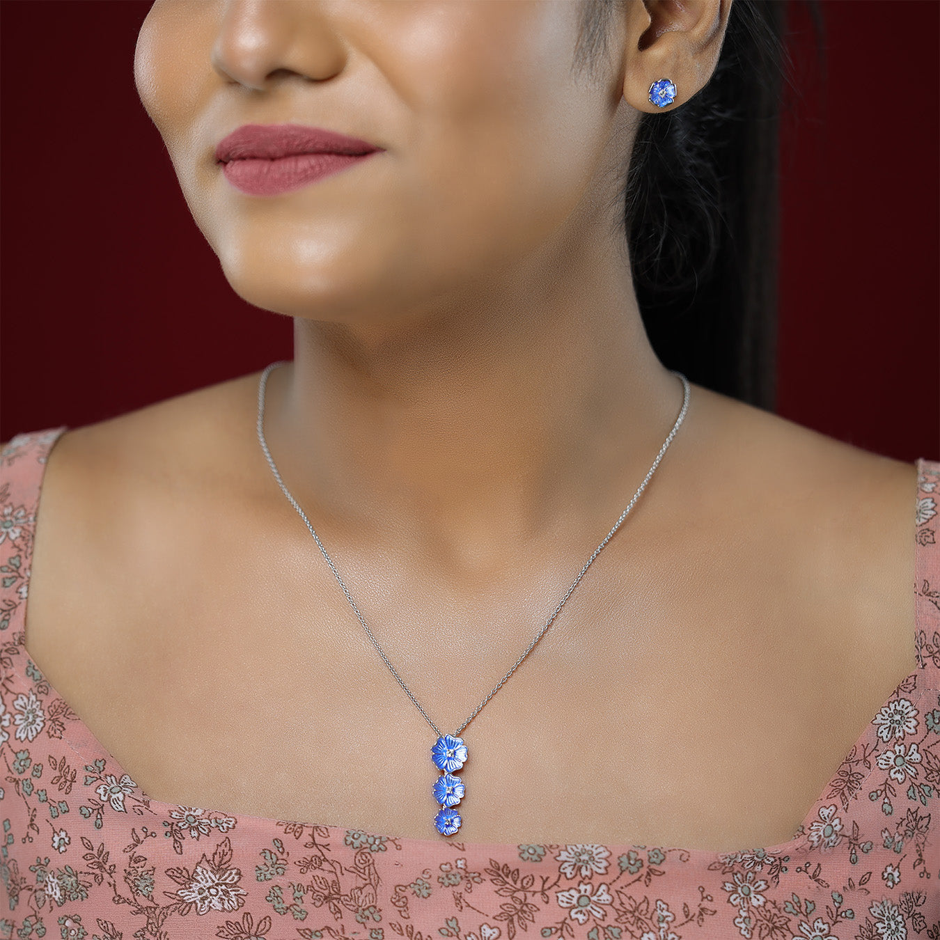 Deep Blue Petals 925 White Shine Center Cascade Chain Pendants Modal