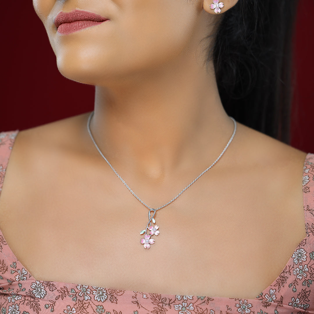 Rose Tinted Leaf Detailing Rhodium Plated Clover Flower Chain Pendants
