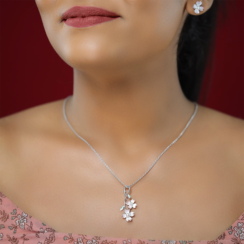 Soft Pink Bloom Leaf Detailing 925 Pearl Enamel Chain Pendants