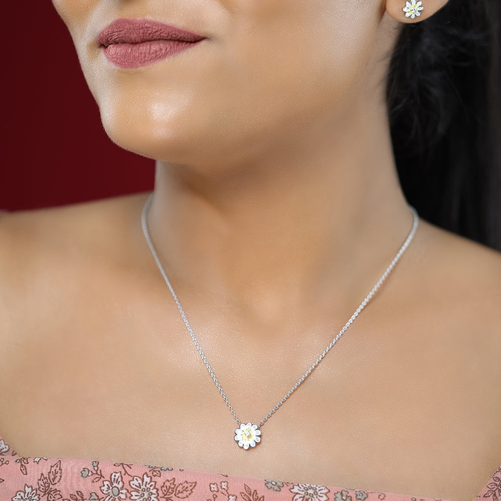 Solitary White Daisy Rhodium Plated Chain Pendants