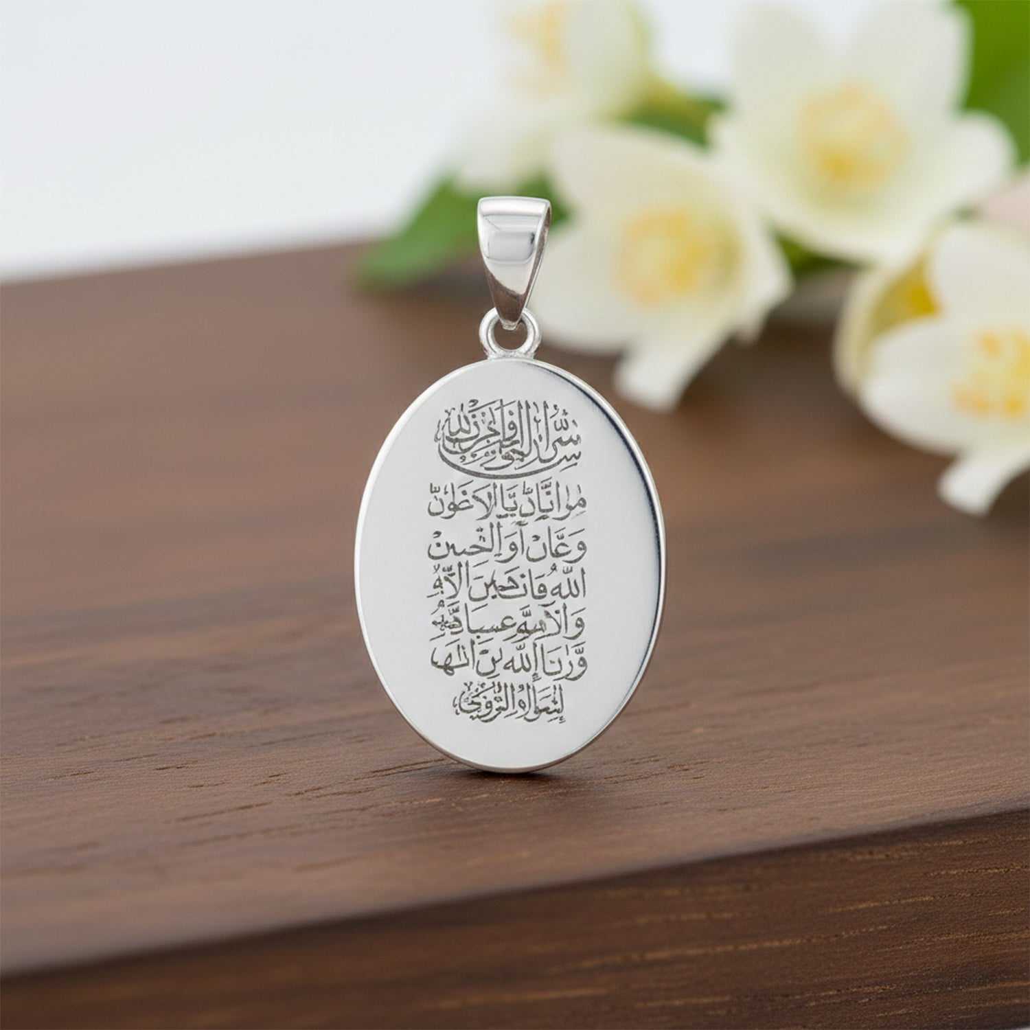 Vintage Oval Frame 925 Sterling Silver Pendant