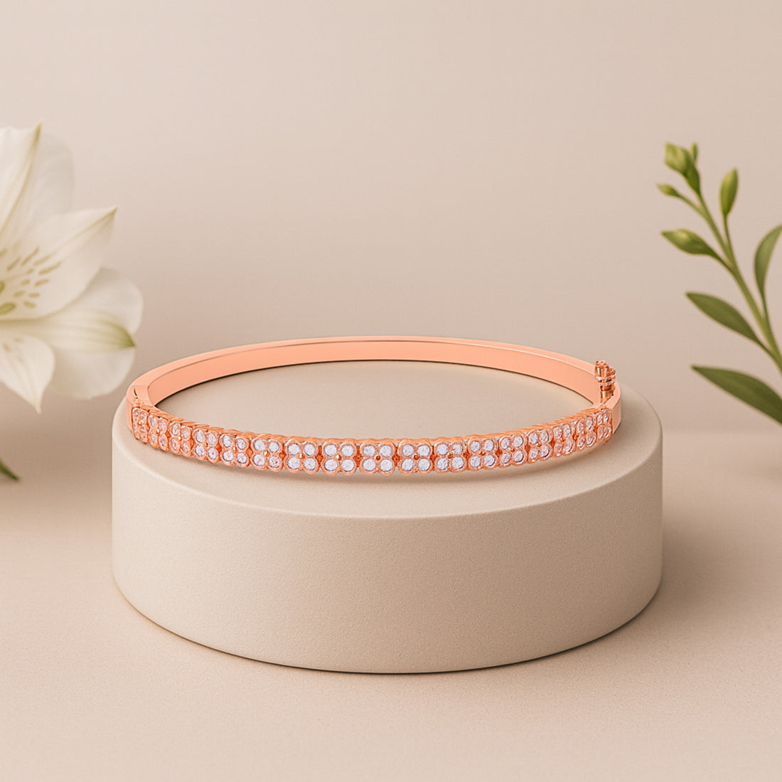 925 Sterling Silver Graceful Clover Bloom Luster Kada For Women