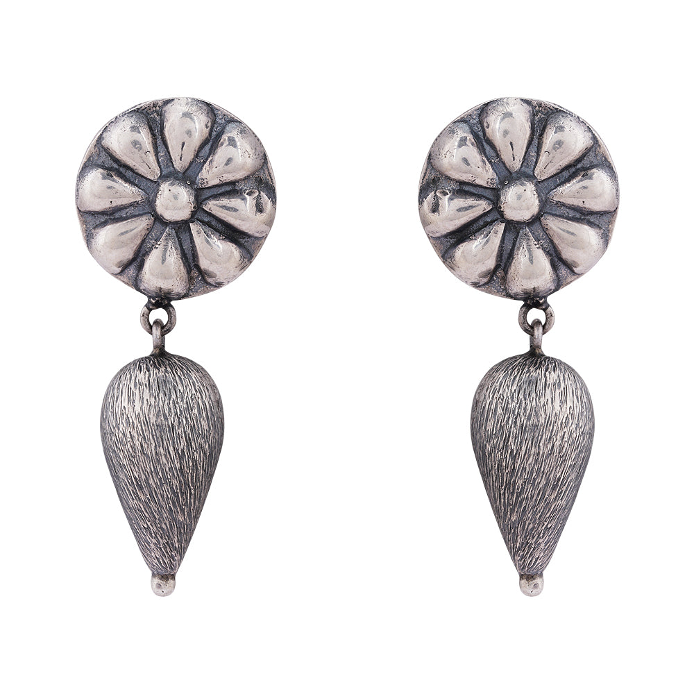 925 Sterling Silver Soft Pearl Petal Earring