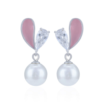 Pearl earrings with pink heart-shaped accents