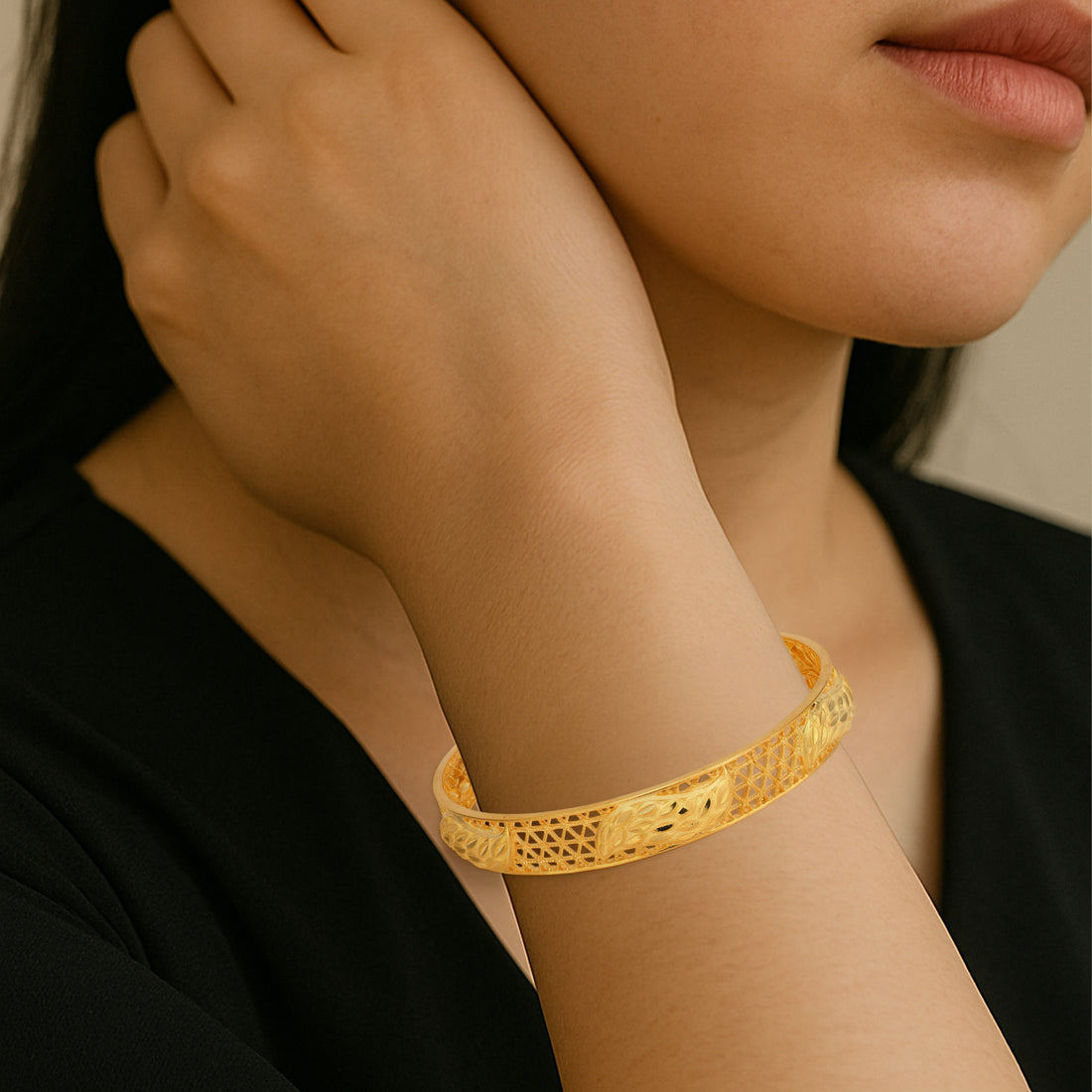 925 Sterling Silver Heritage Leaf Trellis Bangle for women