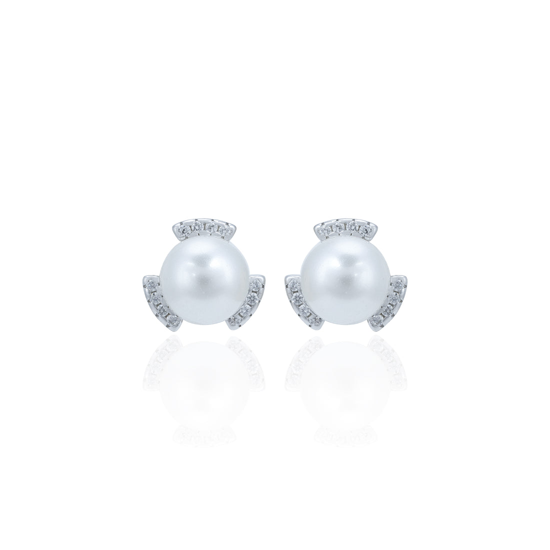 Charming White Pearl 925 Sterling Silver Stud for Women