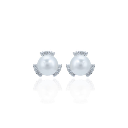 Charming White Pearl 925 Sterling Silver Stud for Women