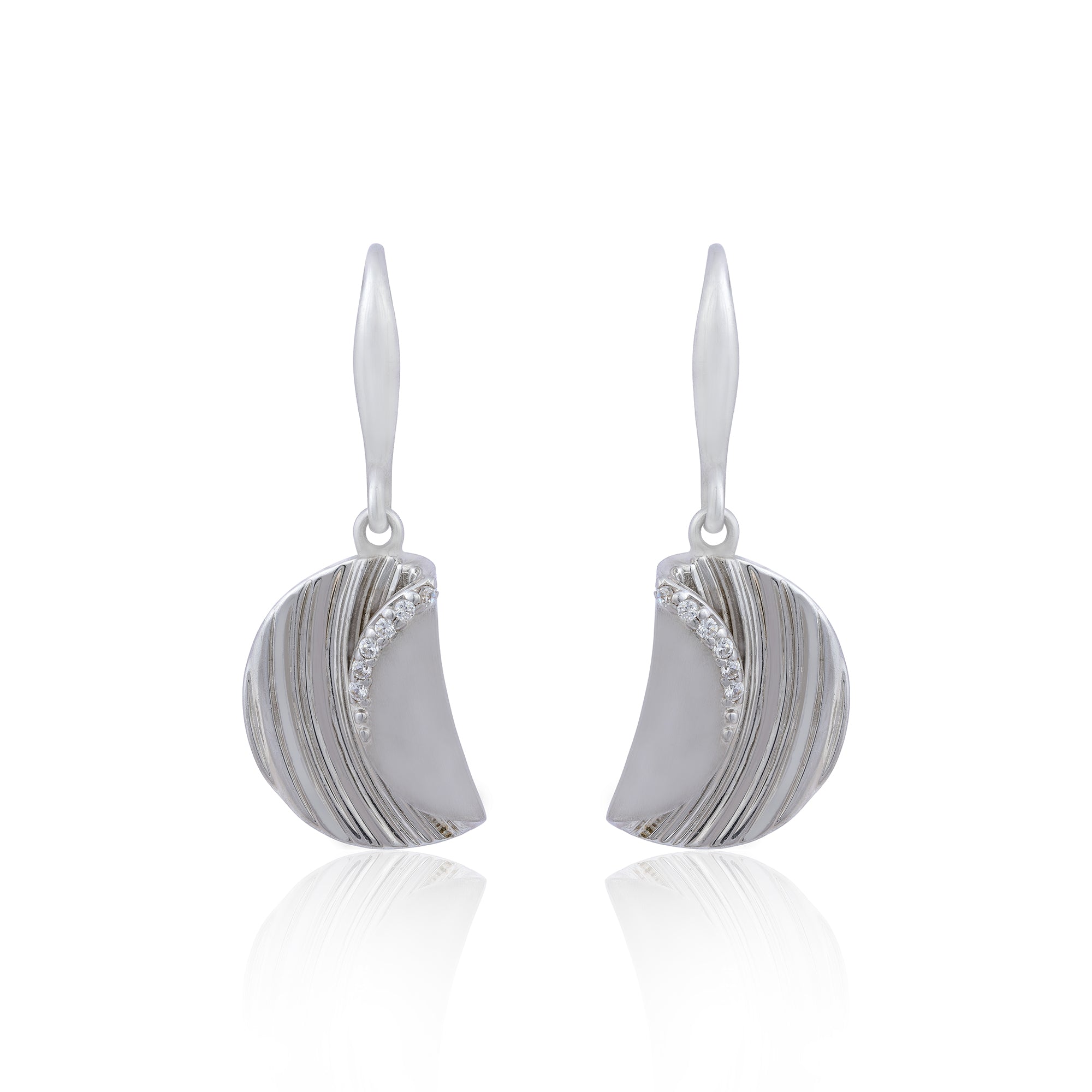 Chic Fold Engraved Rhodium Plated 925 Earring 
