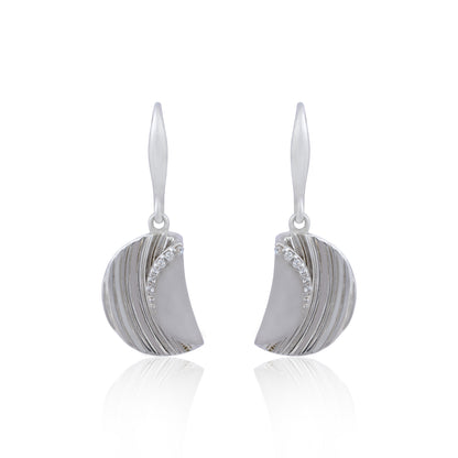 Chic Fold Engraved Rhodium Plated 925 Earring 
