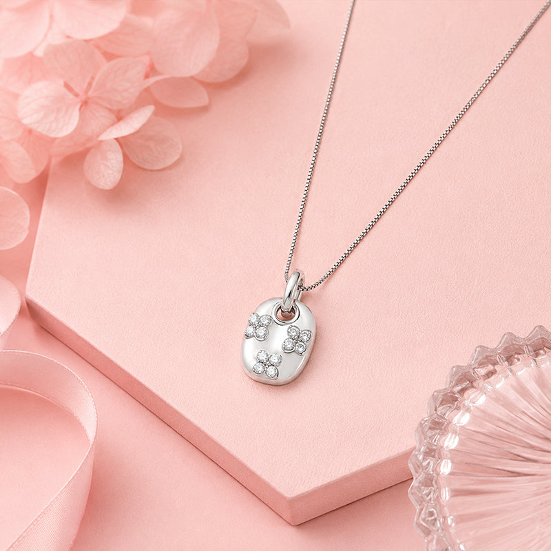 Clover Oval Crystal Silver ChainPendant