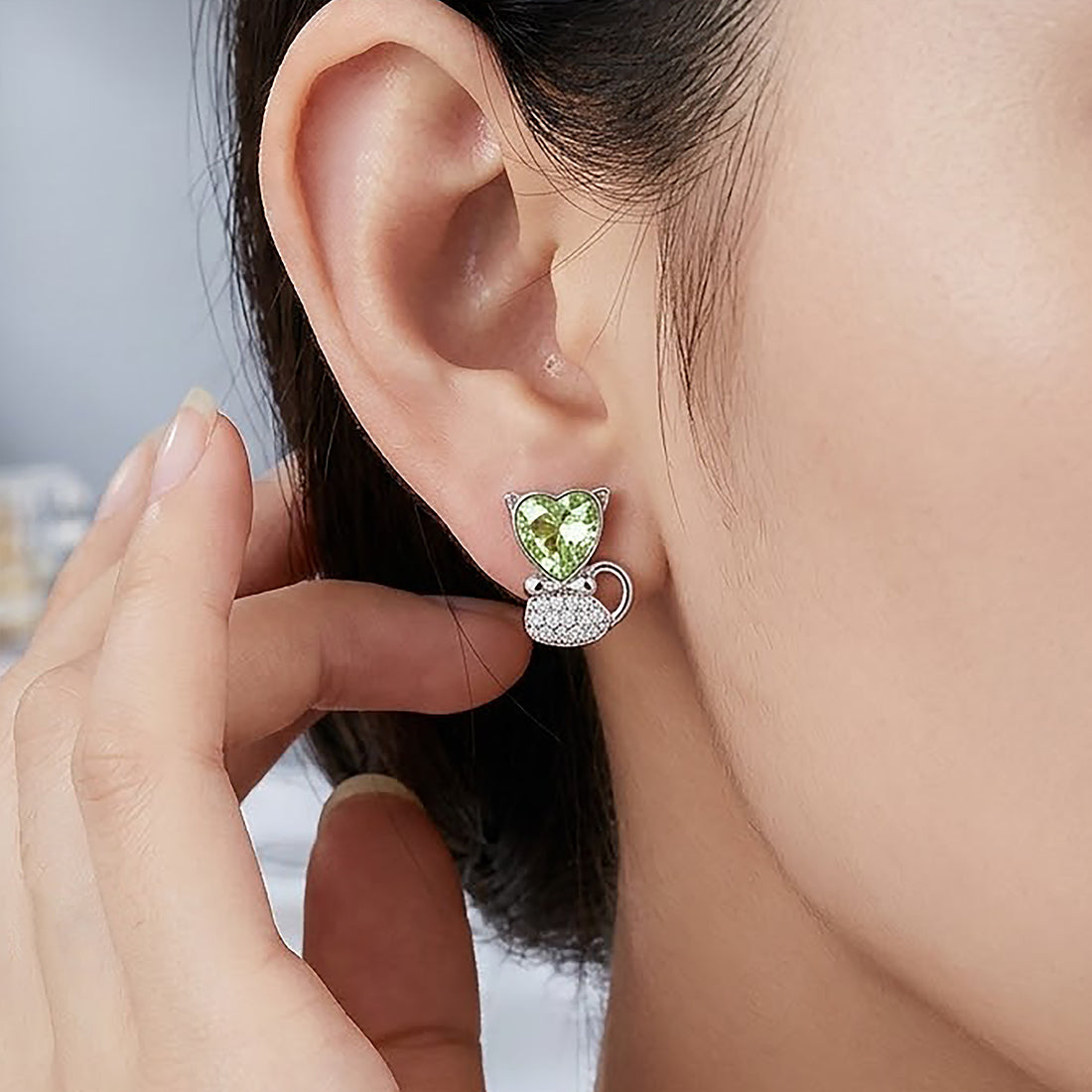 Crystal Kitten 925 Sterling Silver Heart Glow Earring