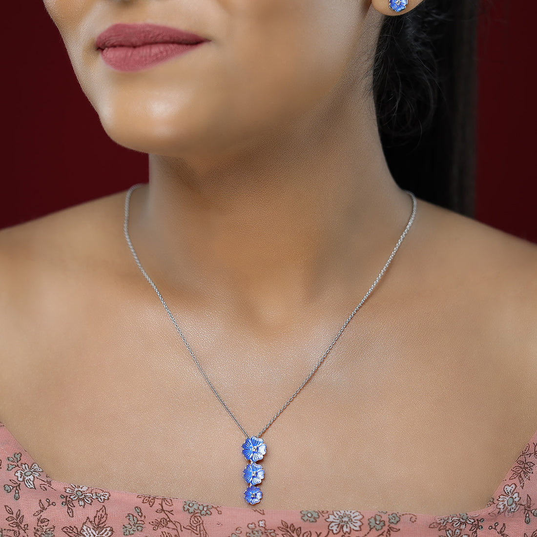 Deep Blue Petals 925 White Shine Center Cascade Chain Pendants