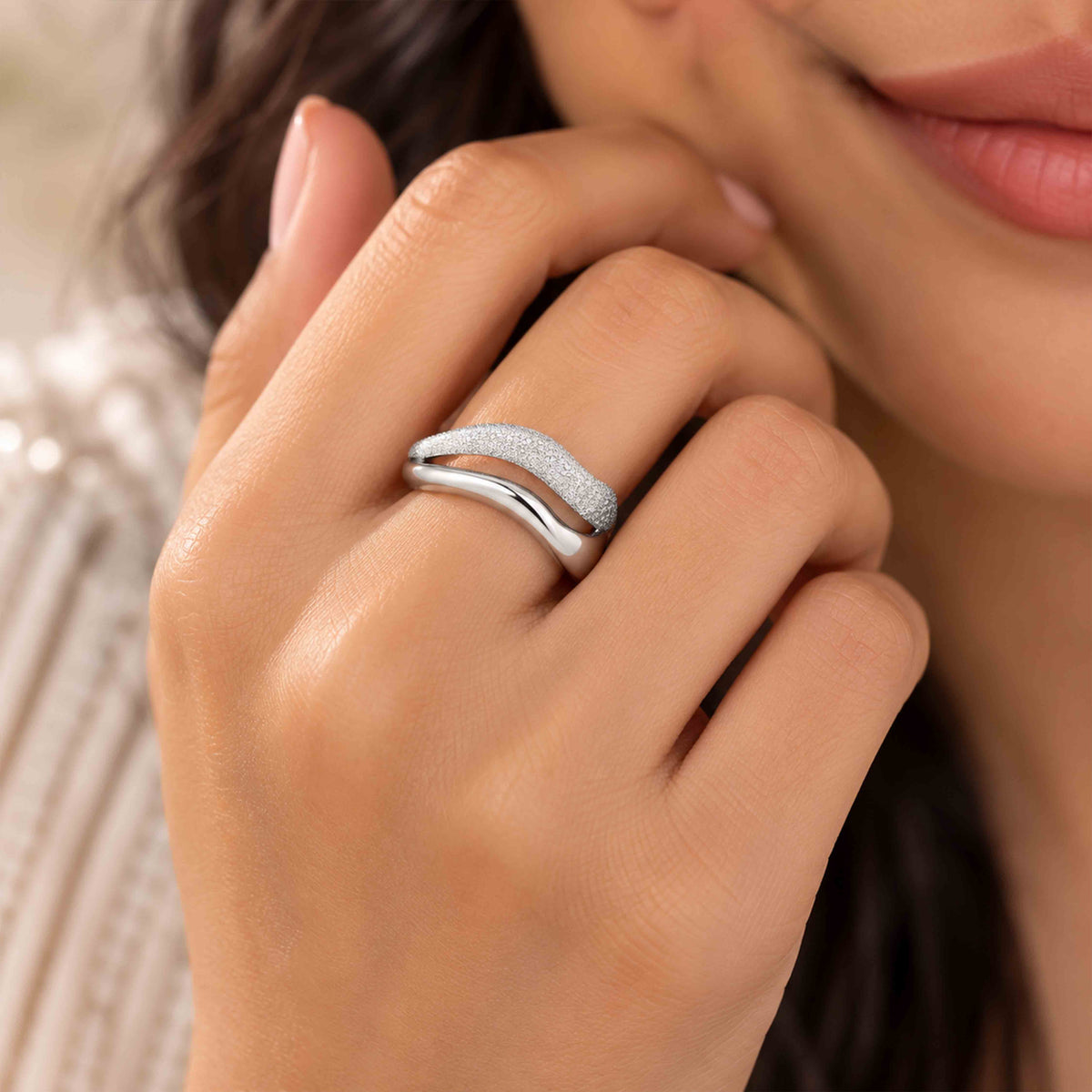 Dual Texture Wavy Statement Band Ring