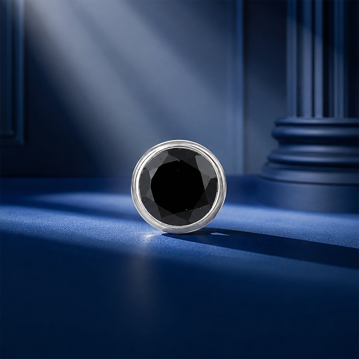 Eclipse Bezel Black Gemstone Silver Nose Pin