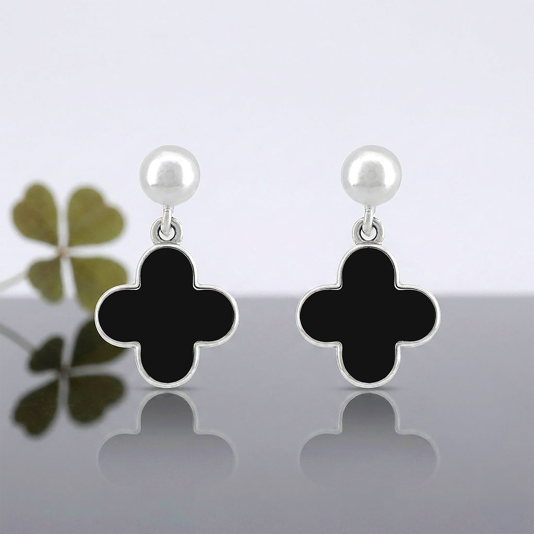 Elegant Black Clover Drop 925 Sterling Silver Earring for Women