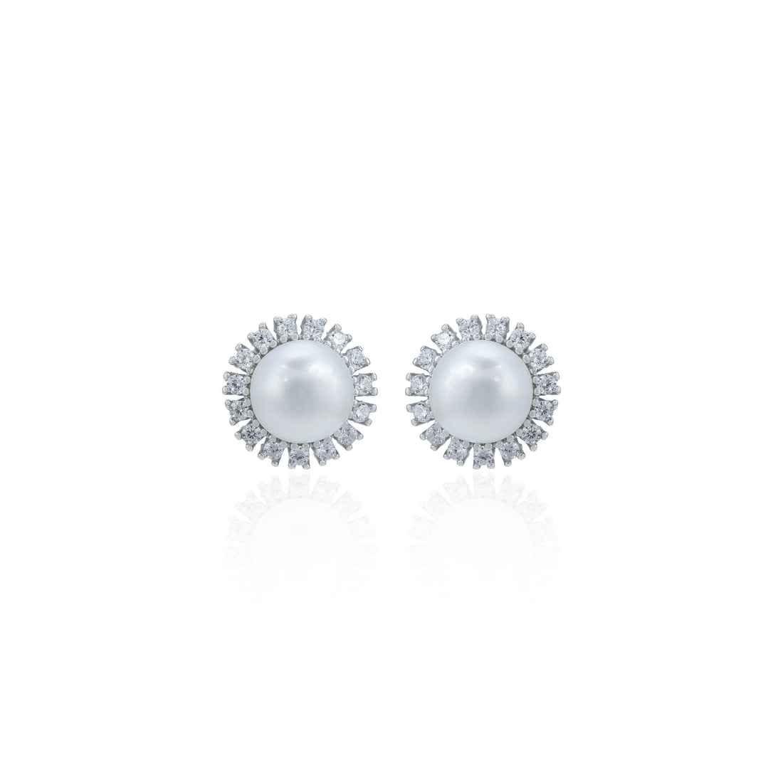 Glittering White Pearl 925 Sterling Silver Stud for Women