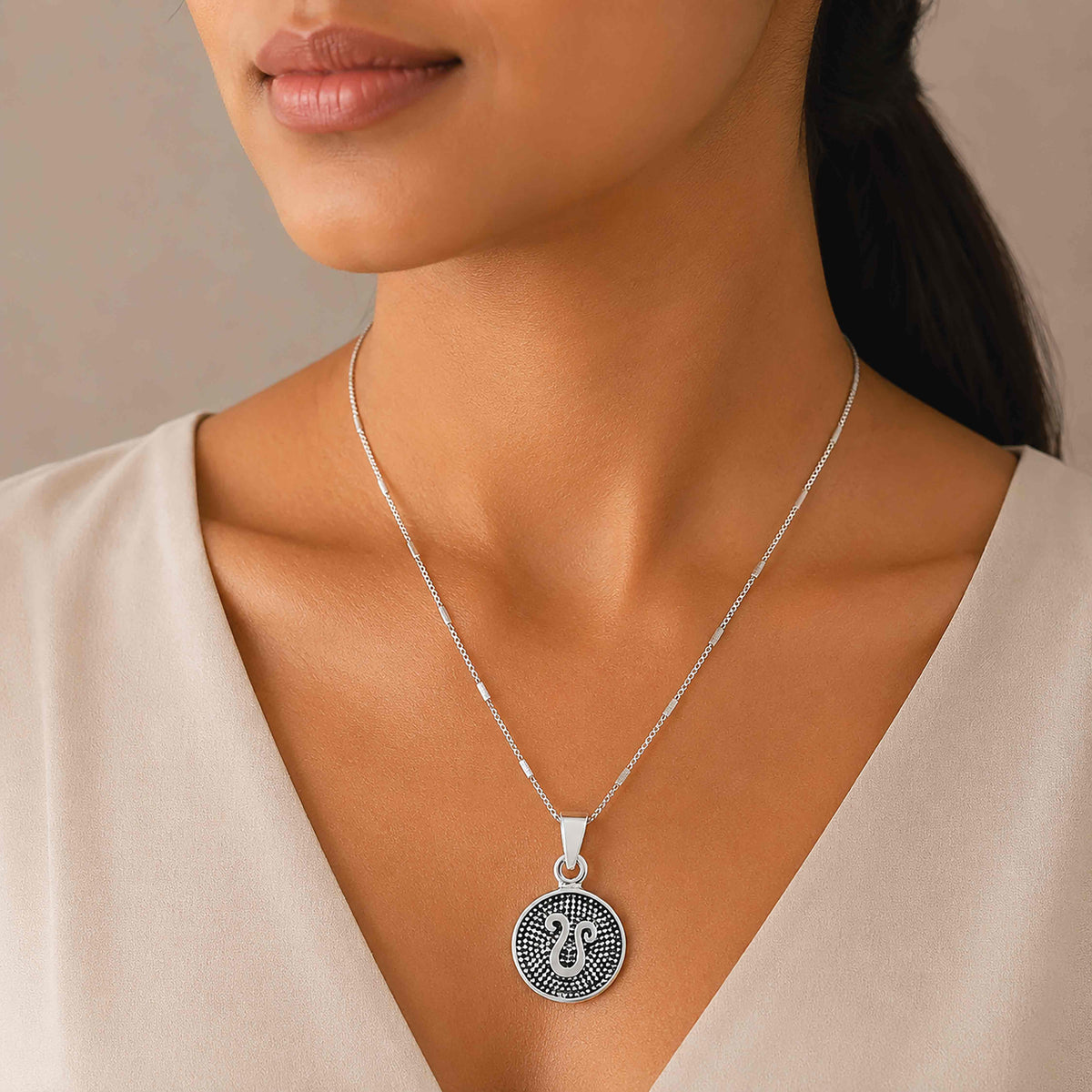 Leo Zodiac Power Disc 925 Sterling Silver Pendant for women