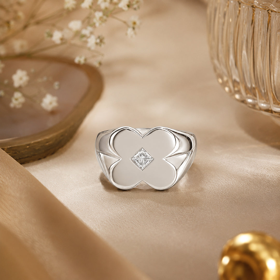 Lucky Clover Signet Silver Ring