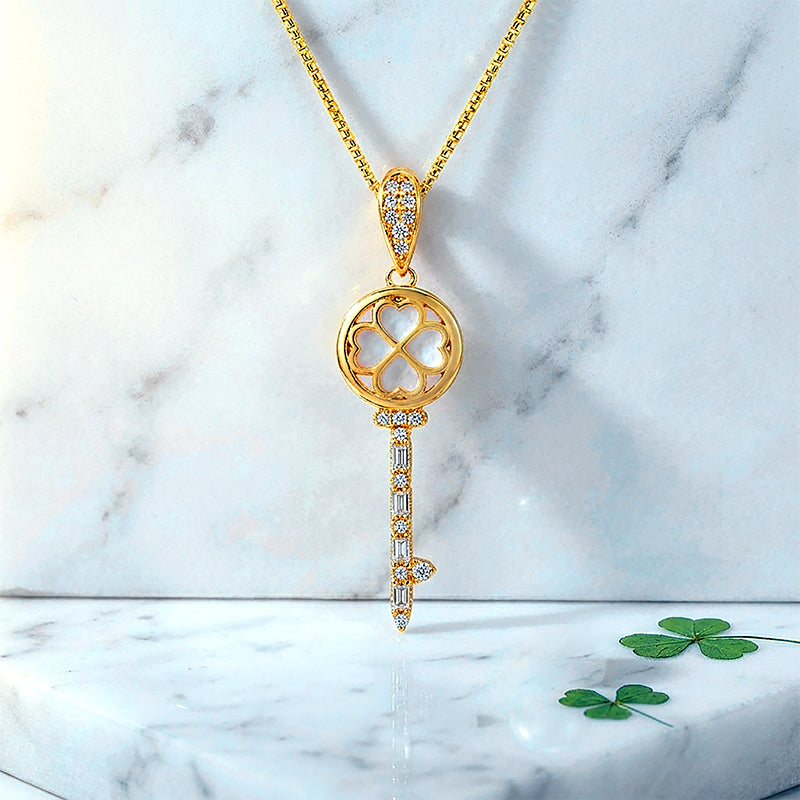 Luminous Clover Brilliance 925 Sterling Silver Pendant Design