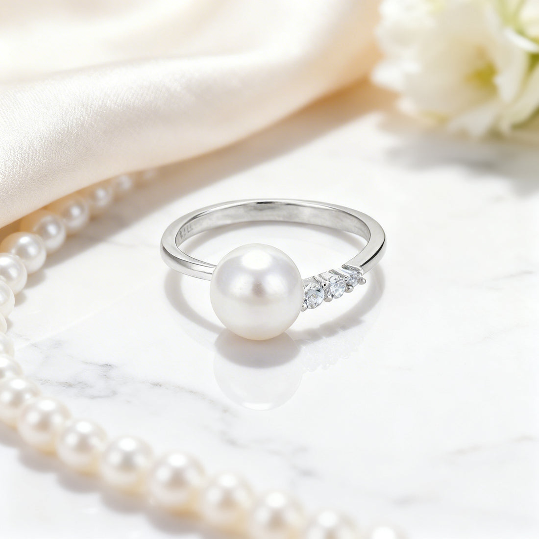 Luxury White Pearl Accent 925 Sterling Silver Ring for Women