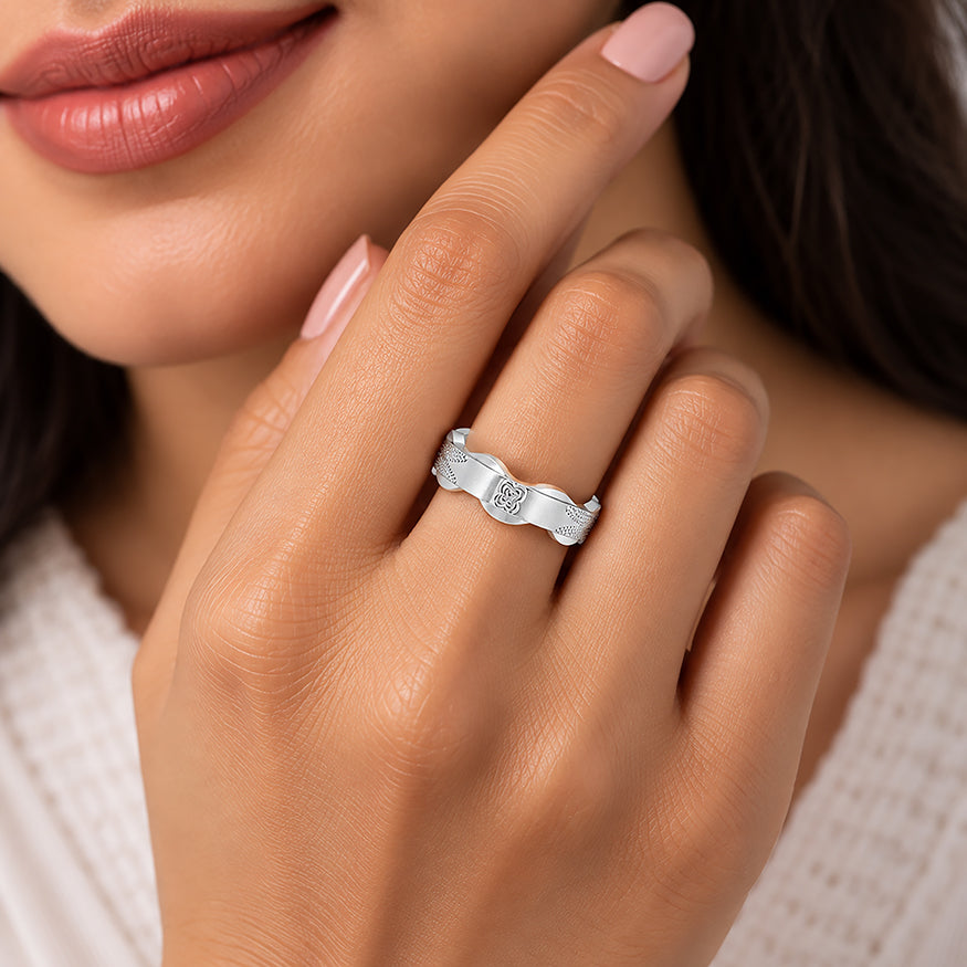 Majestic Bow Pattern 925 Sterling Silver Ring