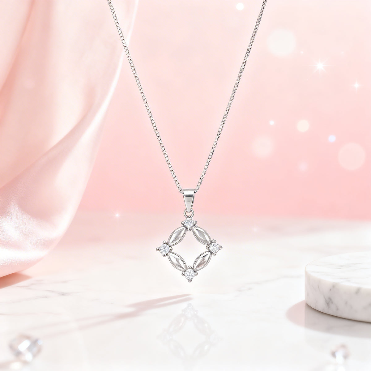 Oval Link White Stone Sparkle 925 Sterling Silver Chain pendant for Women