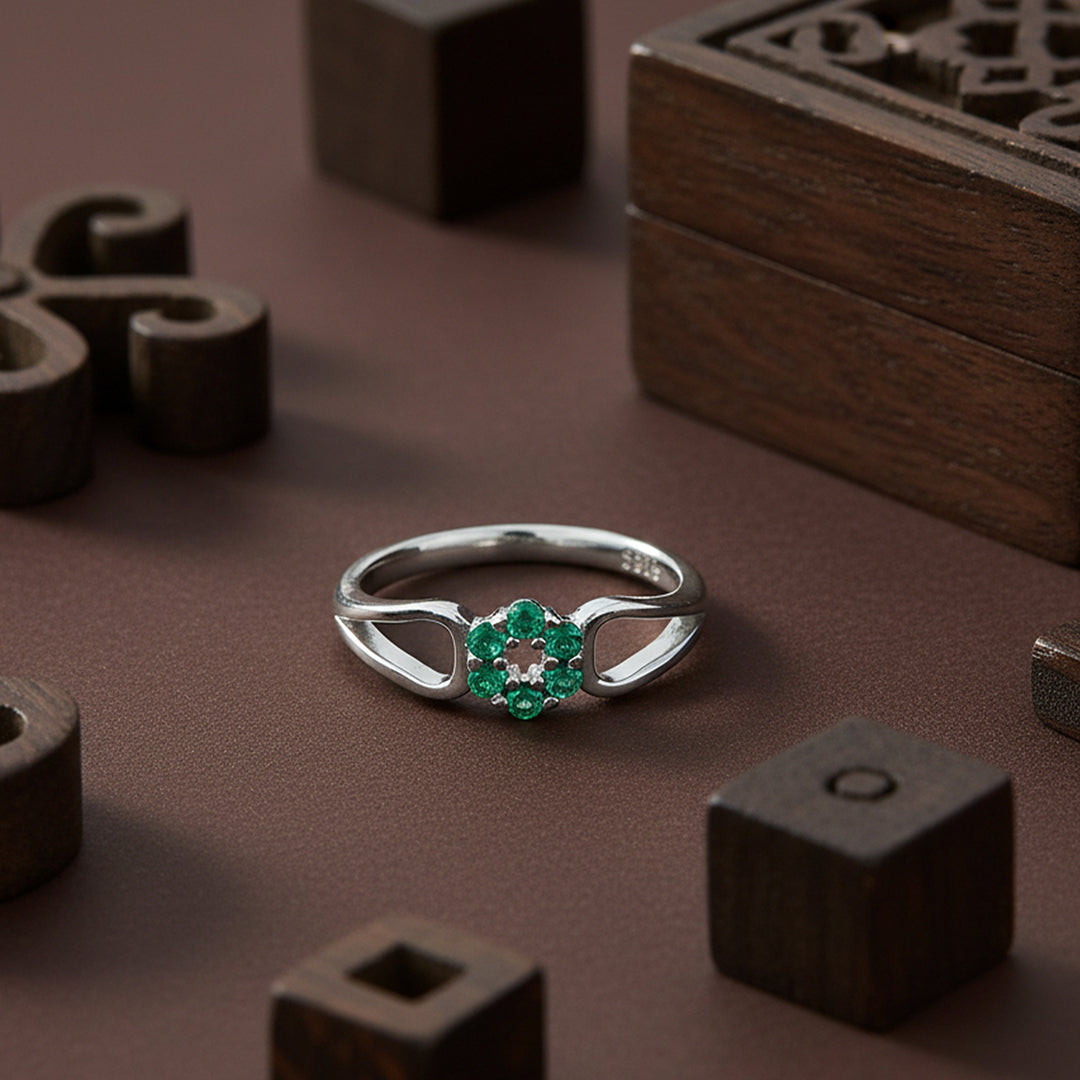 Radiant Green Bloom 925 Sterling Silver Ring for Women