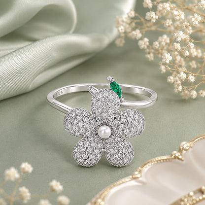 Sparkling Flower Silver Ring Emerald Leaf
