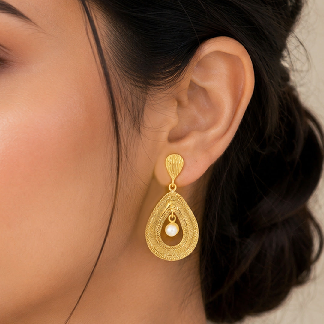 Textured Golden Dewdrop 925 Sterling Silver Earring