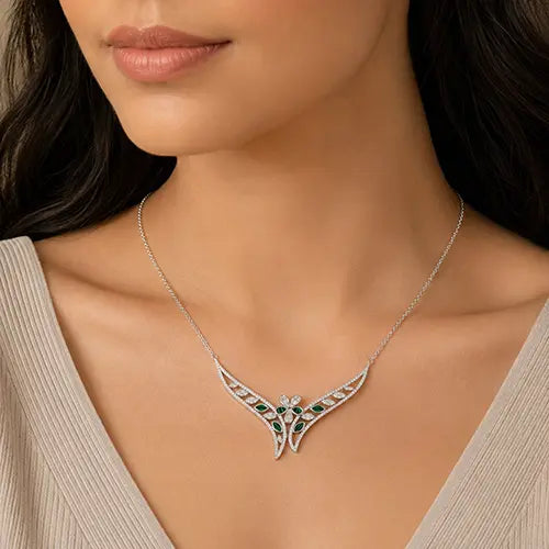 Necklace - Hover
